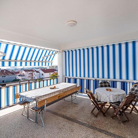 2 Bedroom Cozy Apartment In Zadar Buitenkant foto