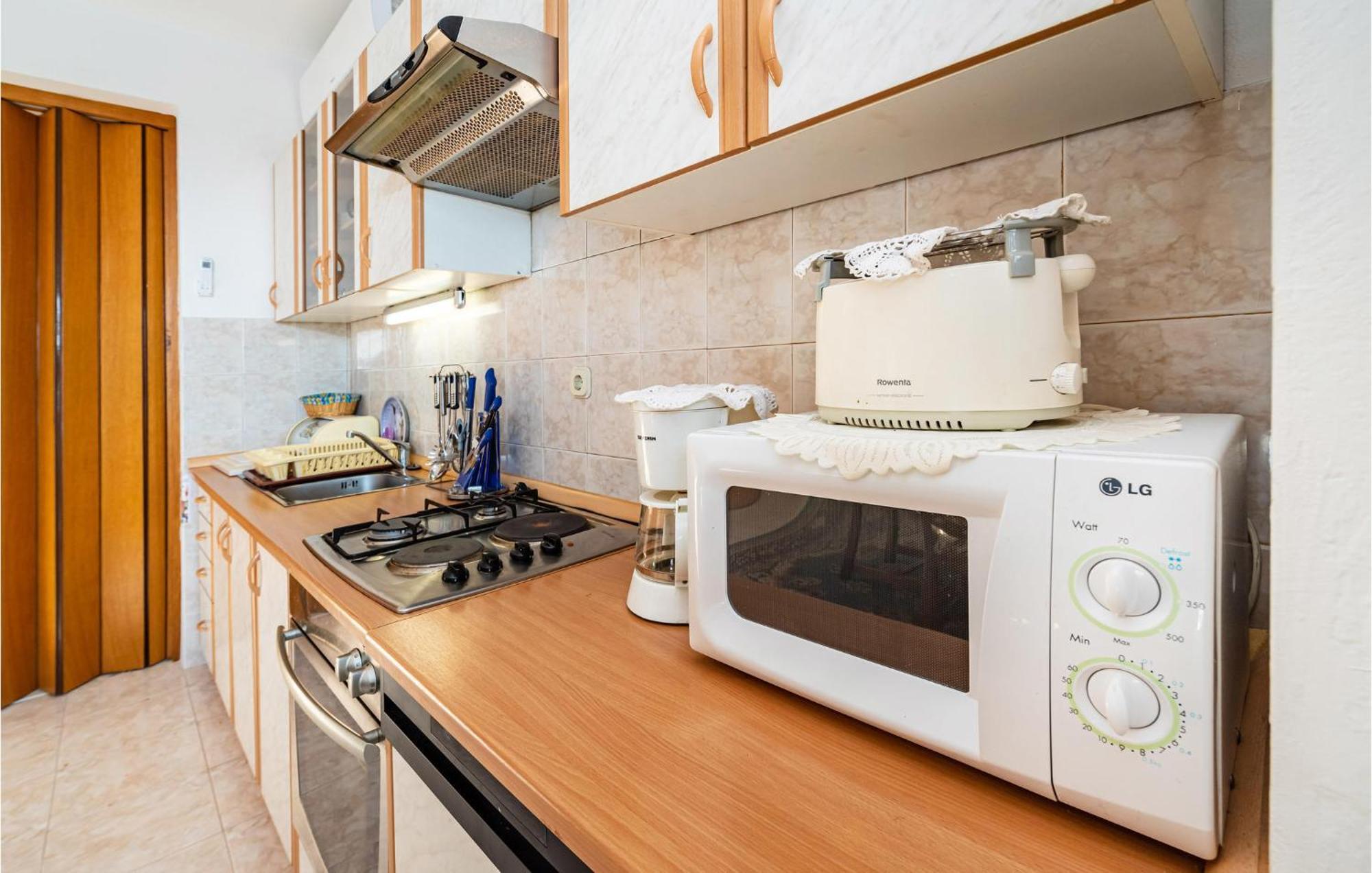 2 Bedroom Cozy Apartment In Zadar Buitenkant foto