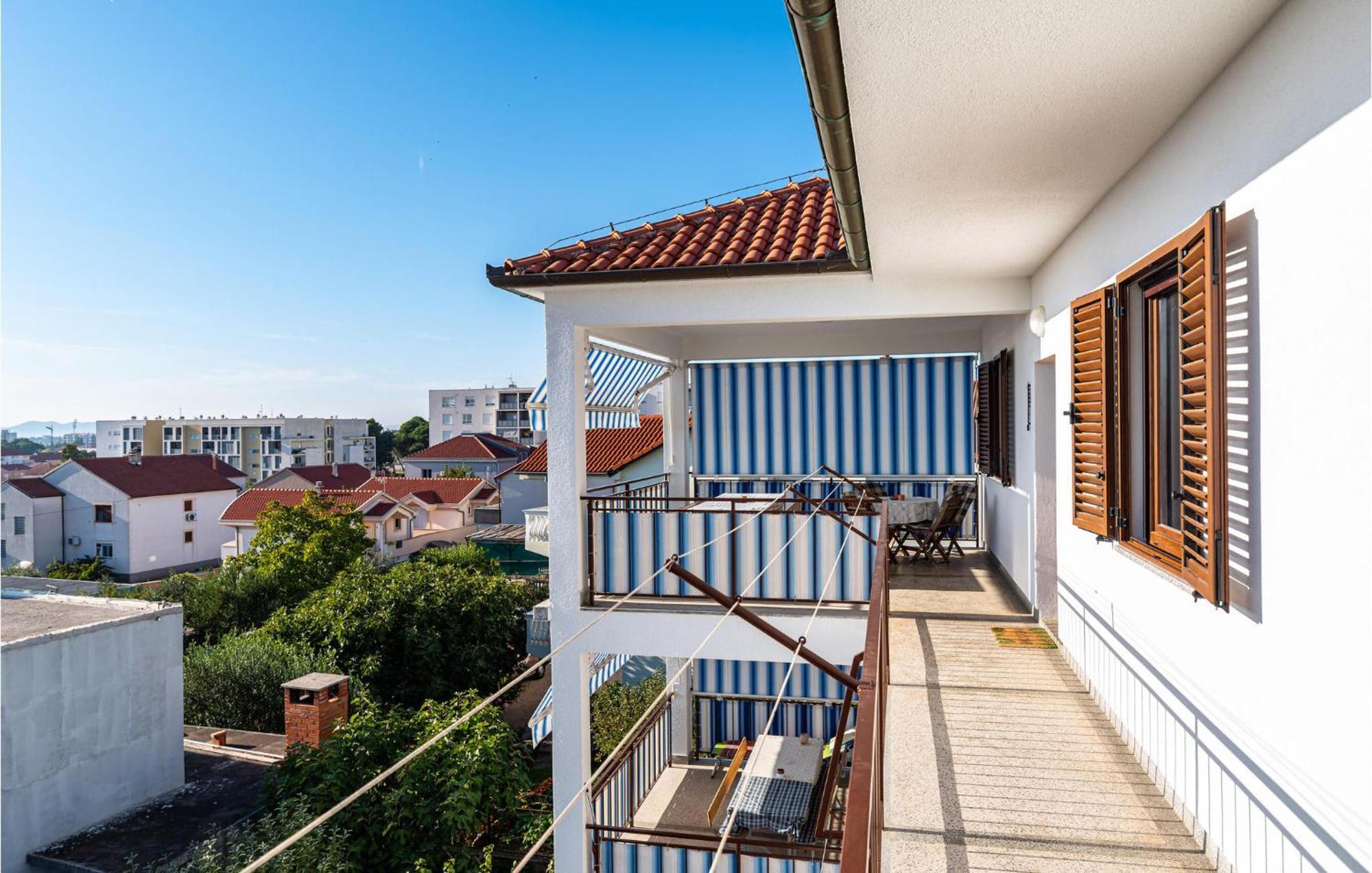 2 Bedroom Cozy Apartment In Zadar Buitenkant foto