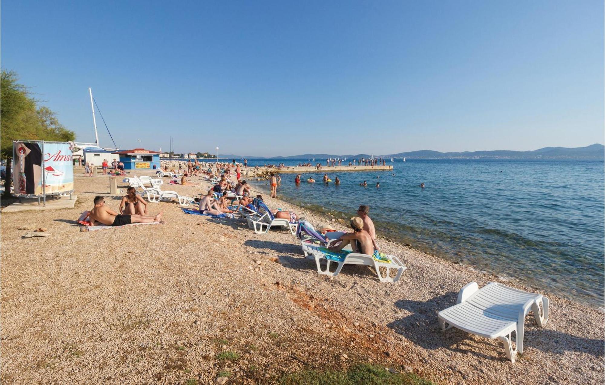 2 Bedroom Cozy Apartment In Zadar Buitenkant foto