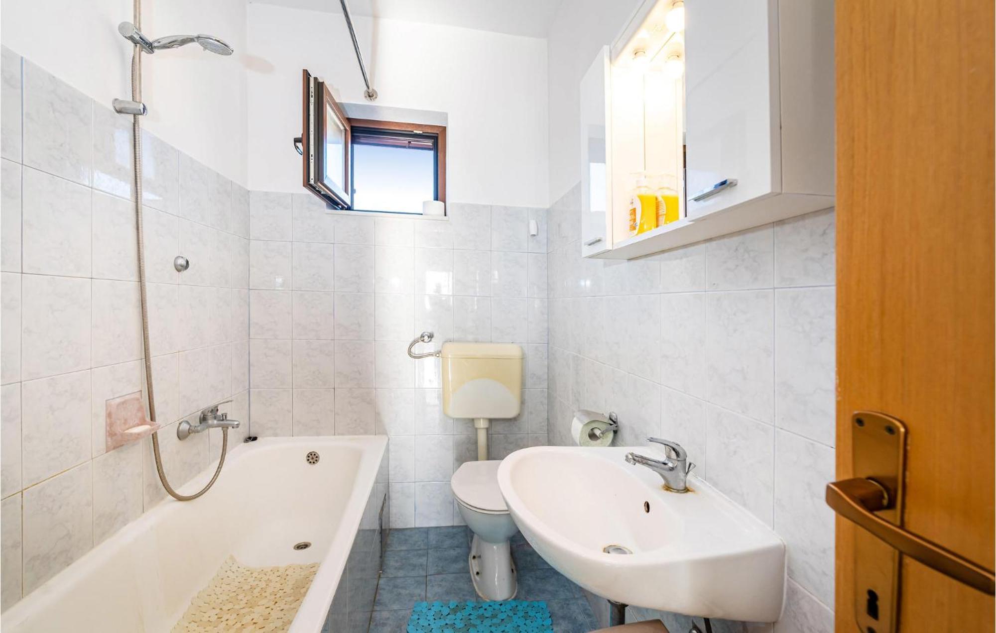 2 Bedroom Cozy Apartment In Zadar Buitenkant foto