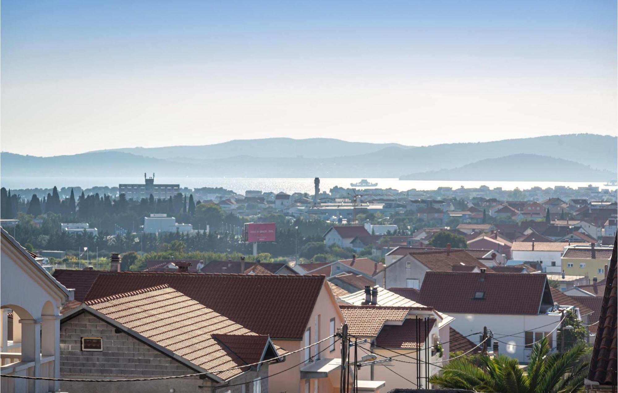 2 Bedroom Cozy Apartment In Zadar Buitenkant foto