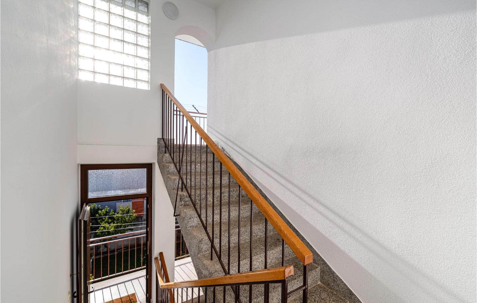 2 Bedroom Cozy Apartment In Zadar Buitenkant foto