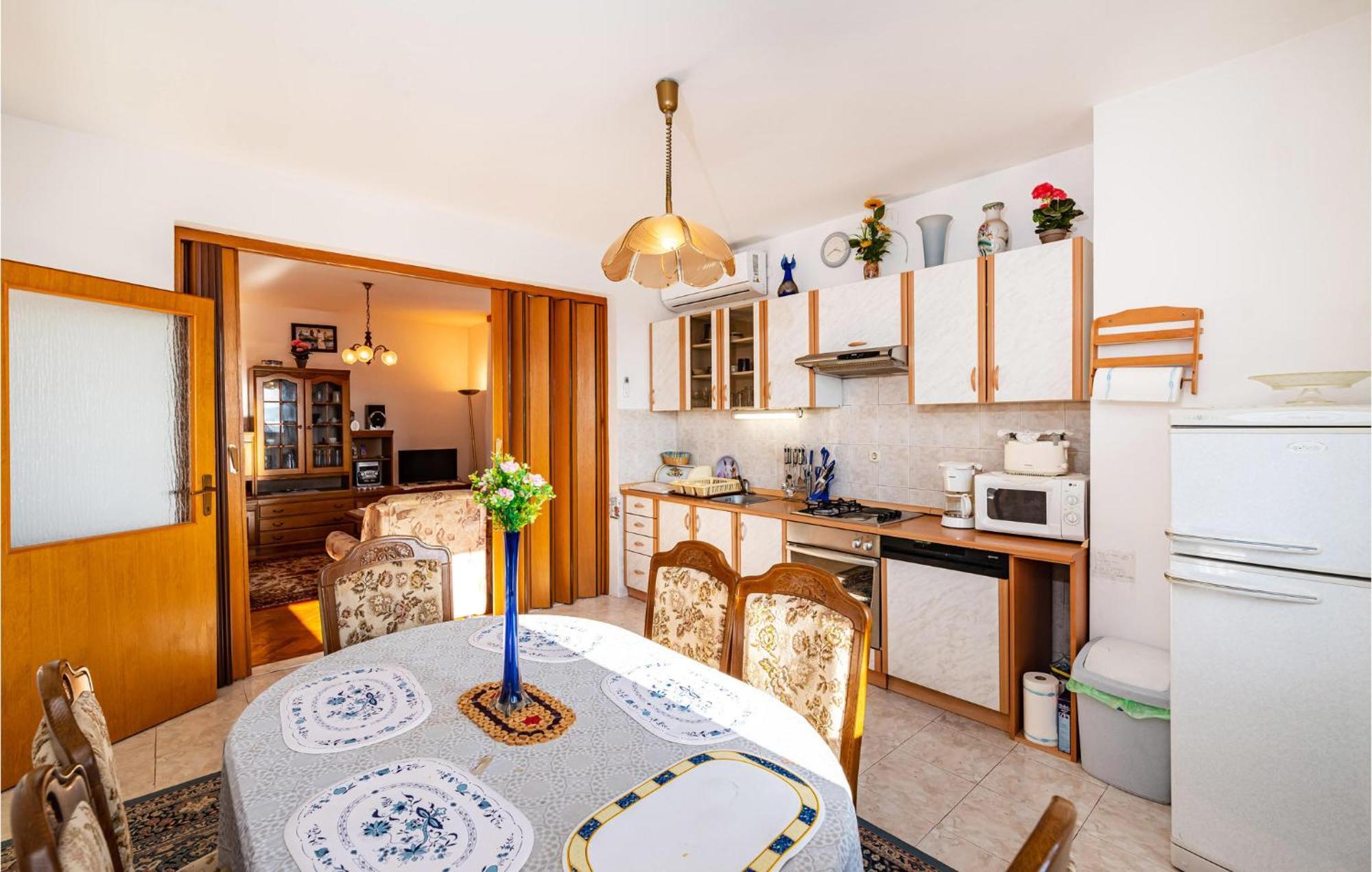 2 Bedroom Cozy Apartment In Zadar Buitenkant foto