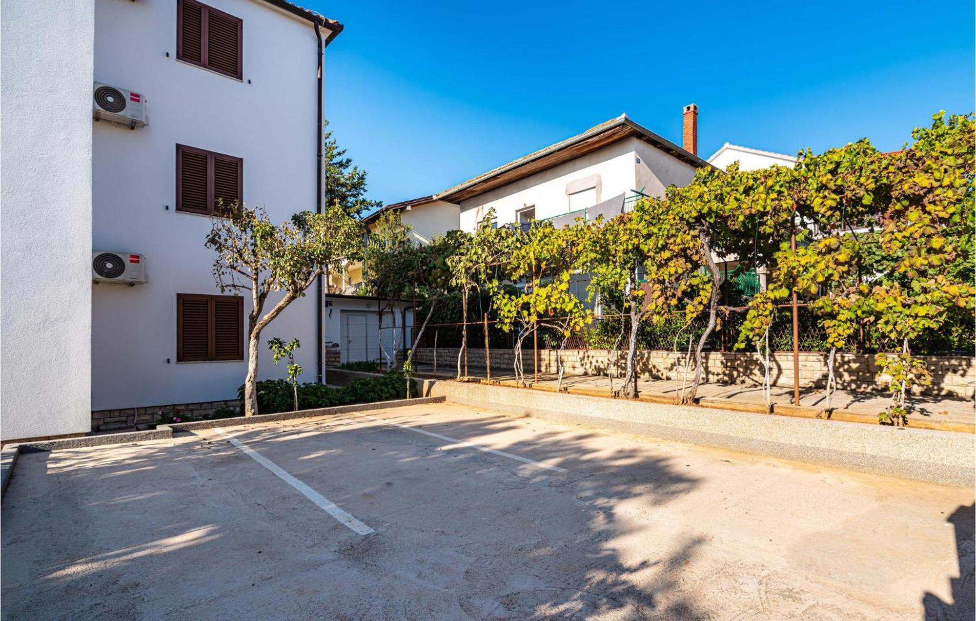 2 Bedroom Cozy Apartment In Zadar Buitenkant foto
