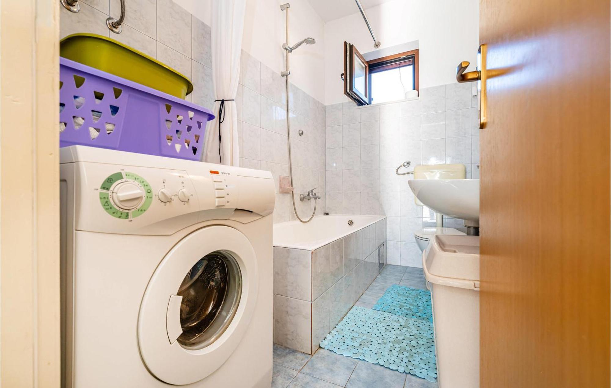 2 Bedroom Cozy Apartment In Zadar Buitenkant foto