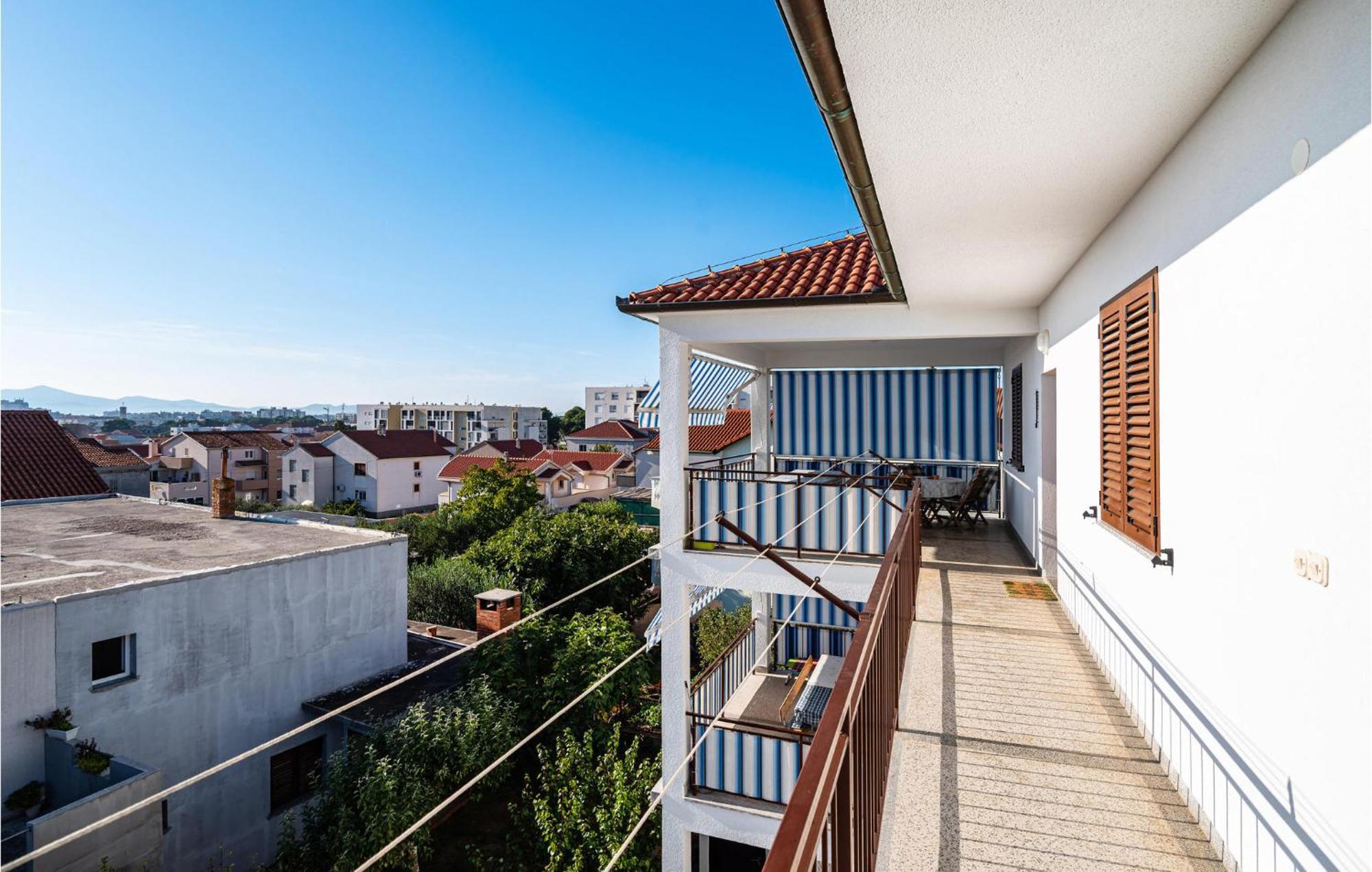 2 Bedroom Cozy Apartment In Zadar Buitenkant foto